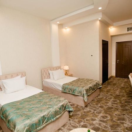 Cinema Boutique Hotel กันจา ภายนอก รูปภาพ