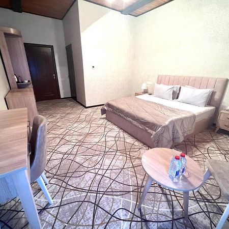 Cinema Boutique Hotel กันจา ภายนอก รูปภาพ