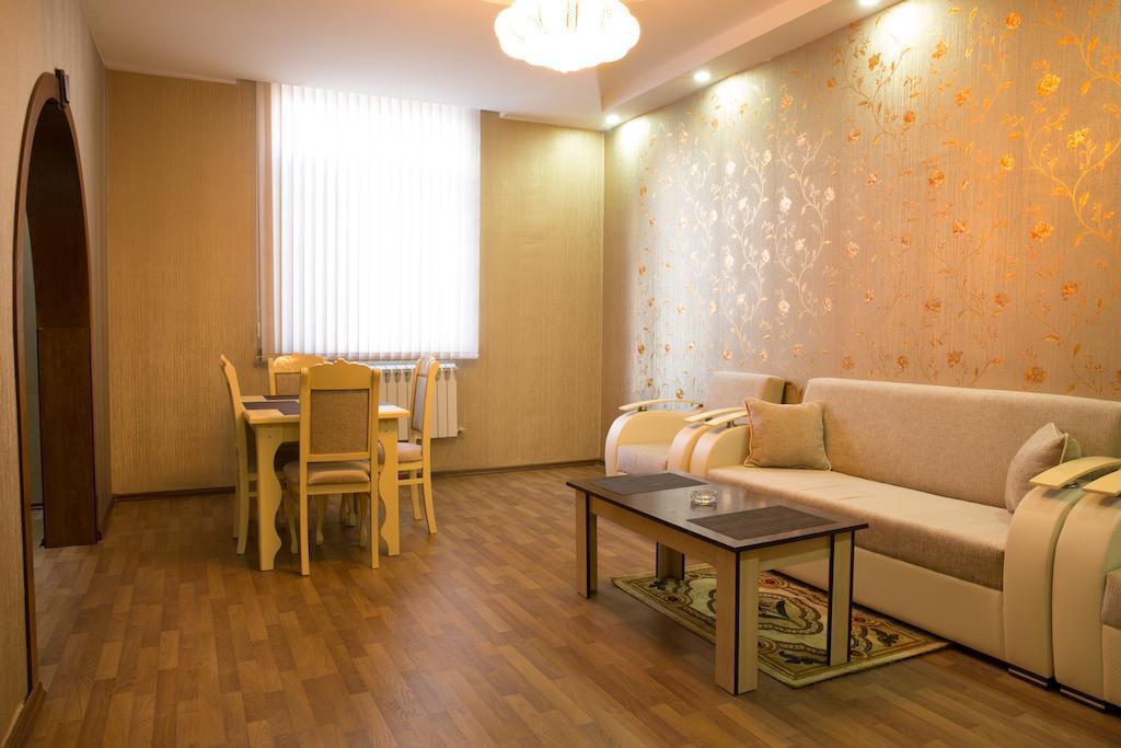 Cinema Boutique Hotel กันจา ห้อง รูปภาพ
