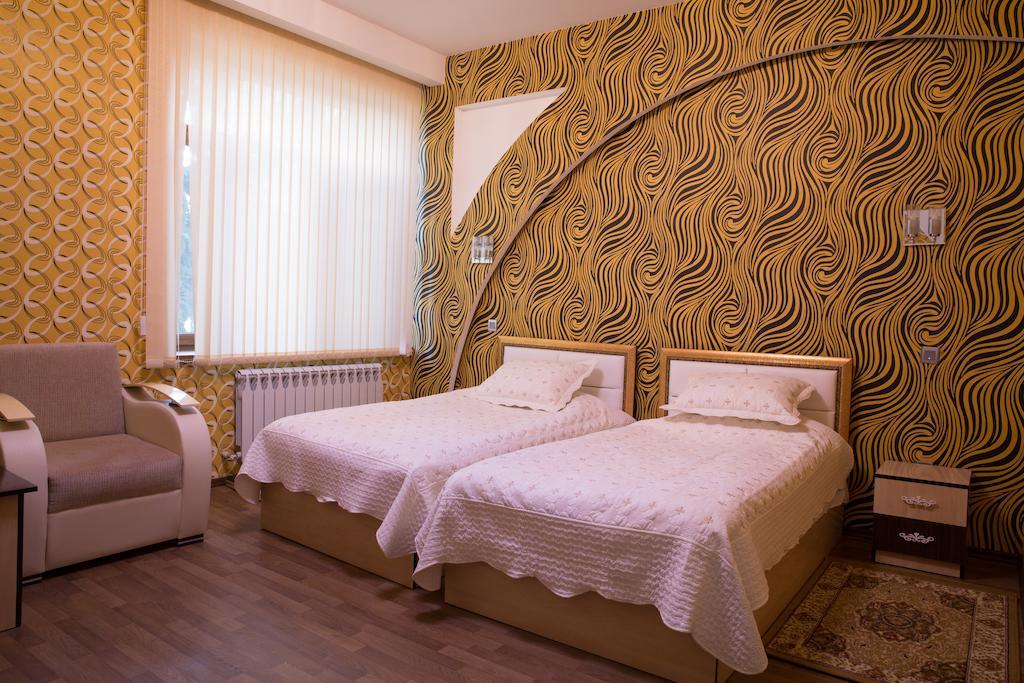 Cinema Boutique Hotel กันจา ภายนอก รูปภาพ