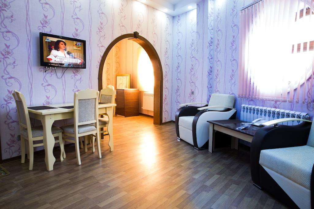 Cinema Boutique Hotel กันจา ภายนอก รูปภาพ