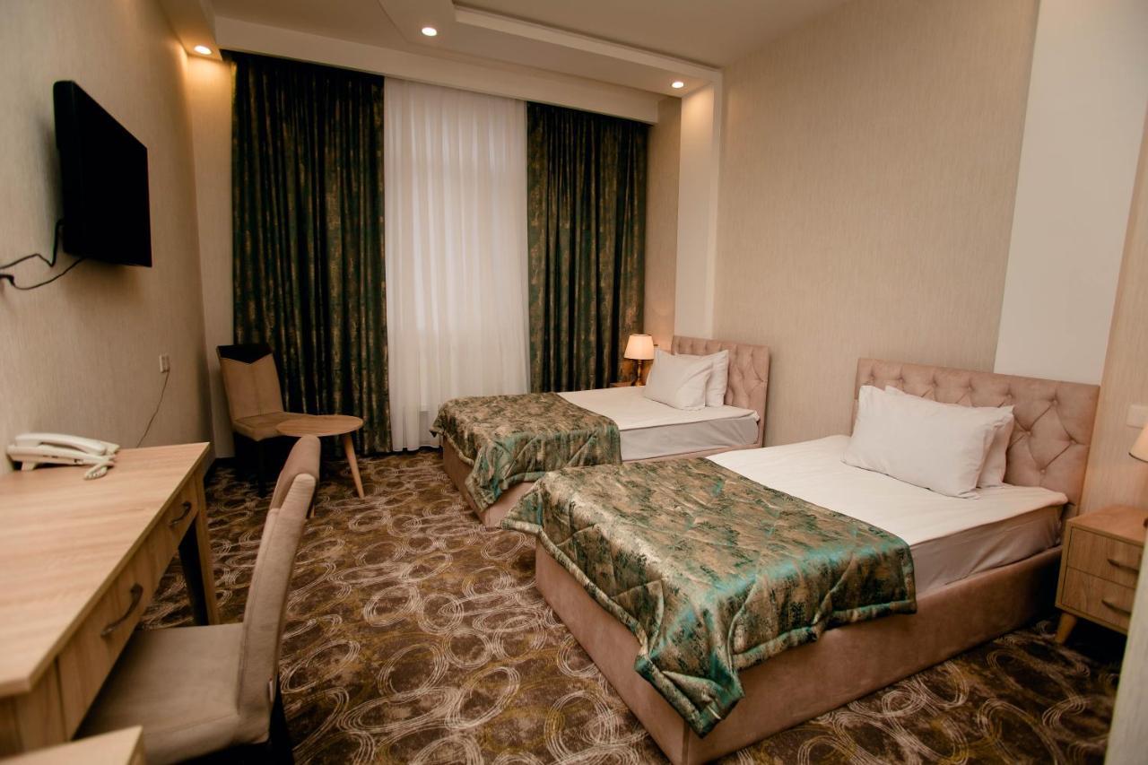 Cinema Boutique Hotel กันจา ภายนอก รูปภาพ