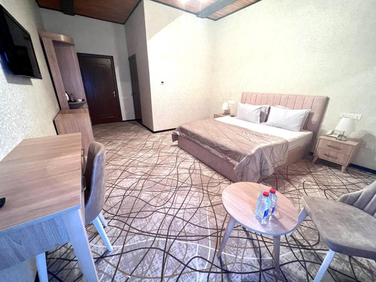 Cinema Boutique Hotel กันจา ภายนอก รูปภาพ