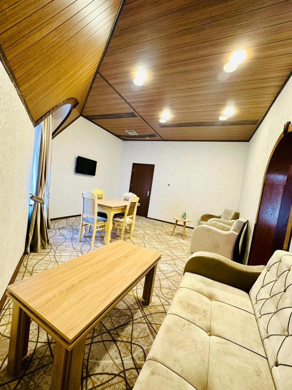 Cinema Boutique Hotel กันจา ภายนอก รูปภาพ