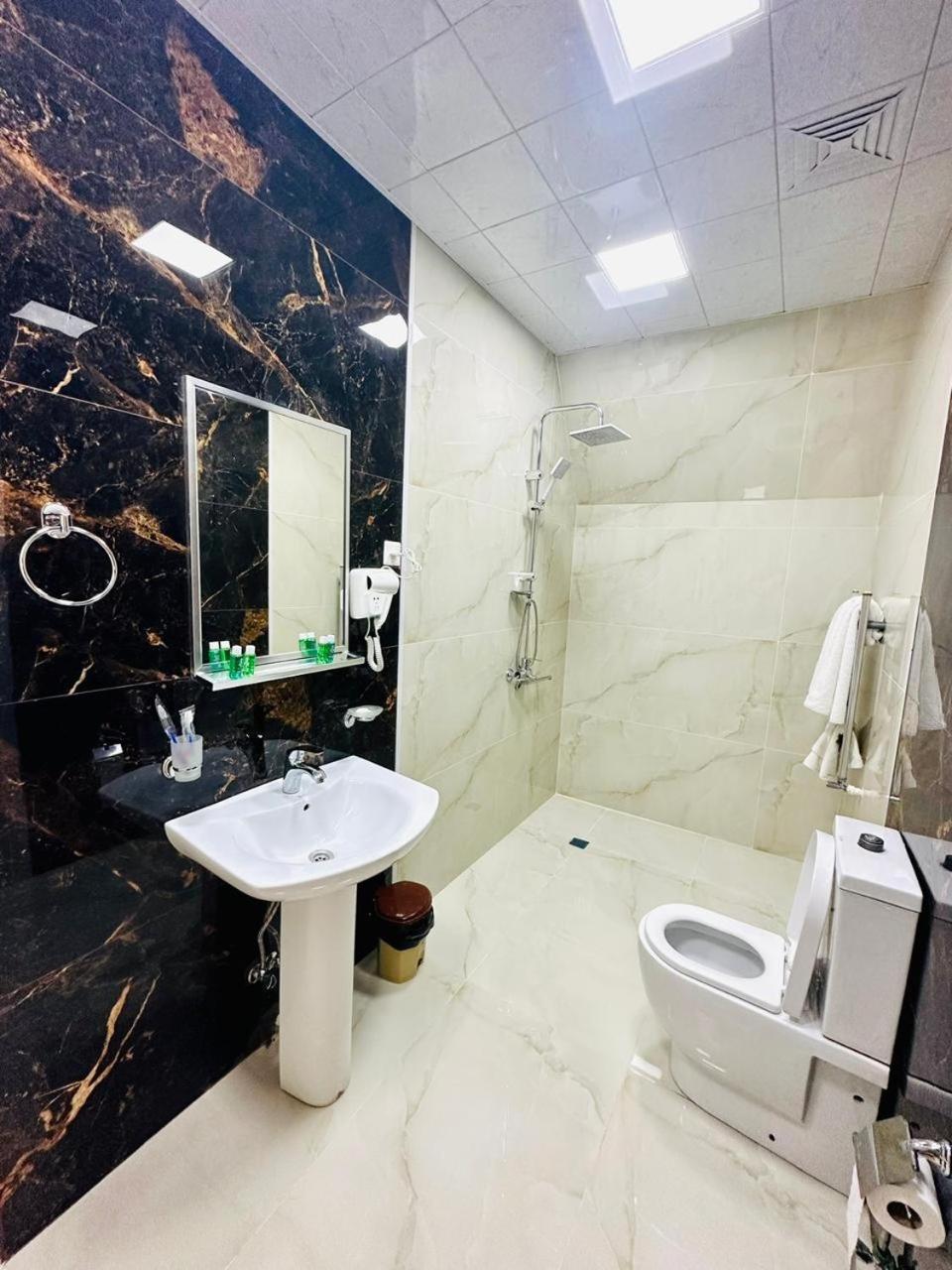 Cinema Boutique Hotel กันจา ภายนอก รูปภาพ