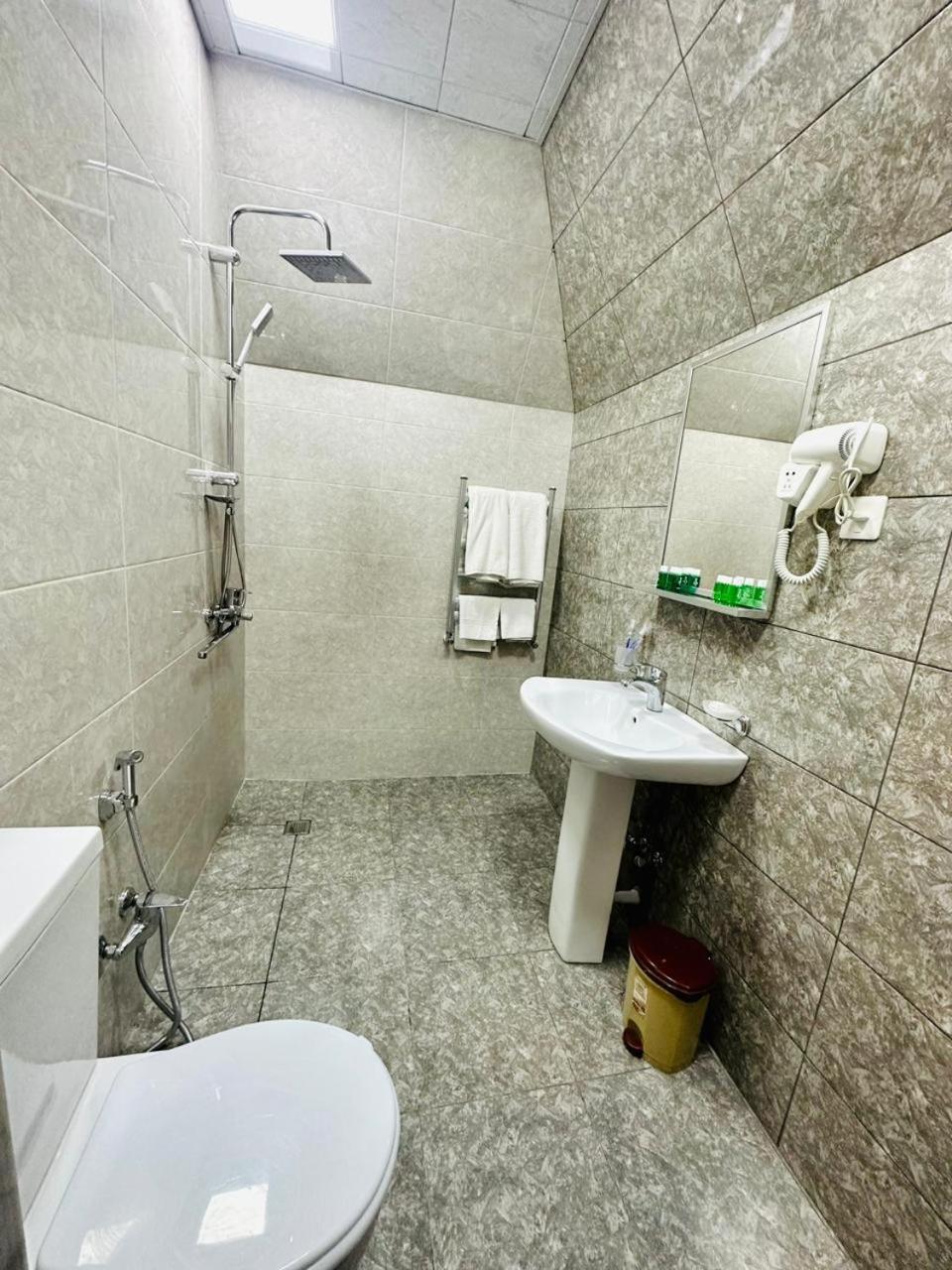 Cinema Boutique Hotel กันจา ภายนอก รูปภาพ